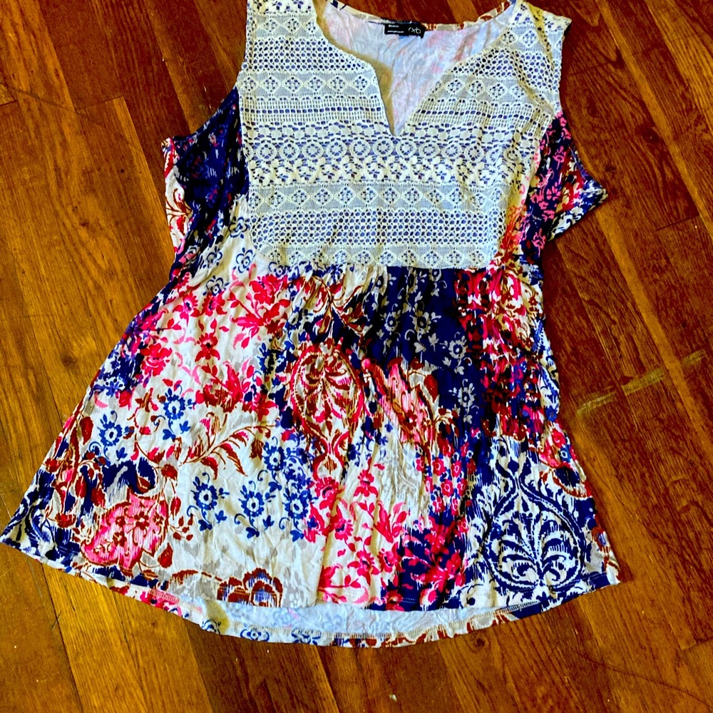 Multi colored shirt. Size 1x.